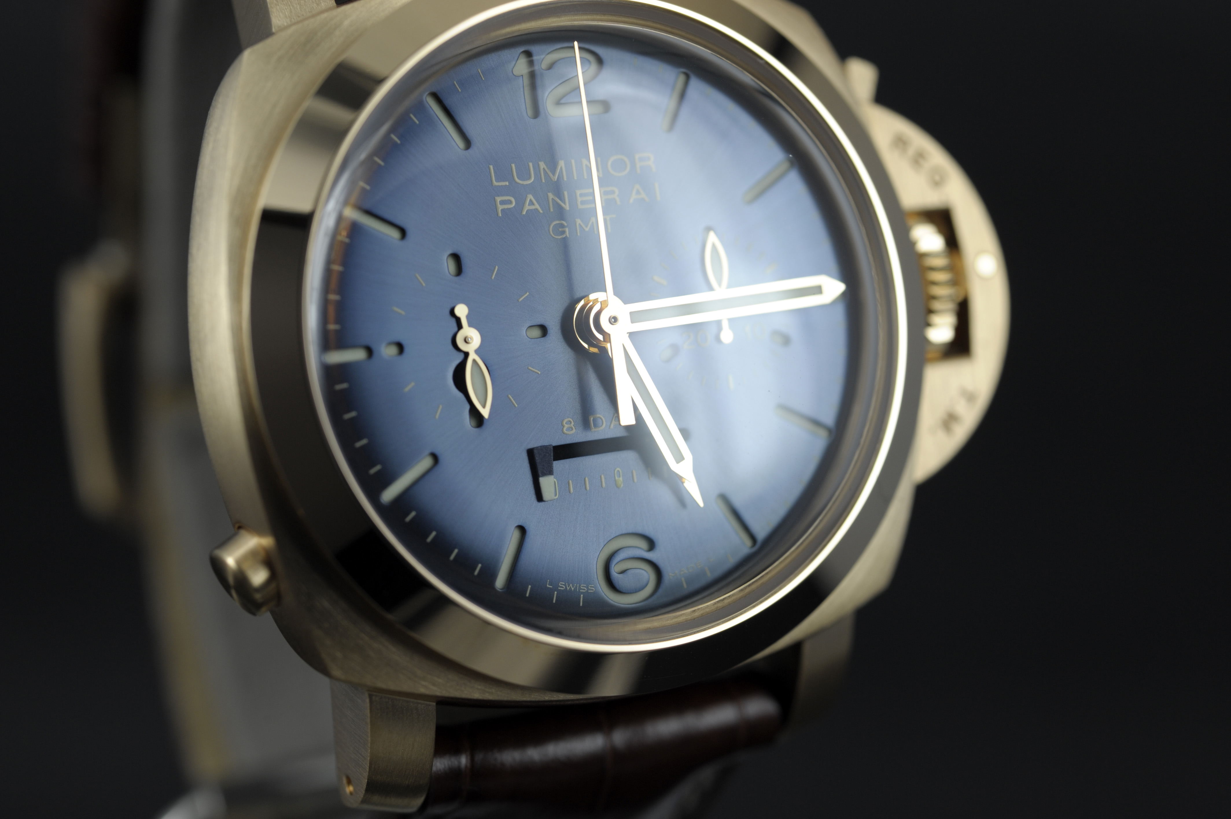 [SOLD] [NEW] Panerai PAM 277 Rose Gold Luminor 8 Day GMT Monopu