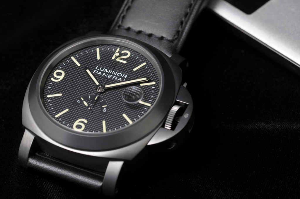 [NEW] Panerai PAM 028 28 L Luminor DLC/PVD Power Reserve SE 44m