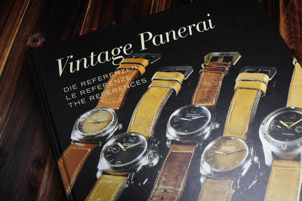 [NEW] Vintage Panerai - The Reference Book　　　　　　　　　　　　